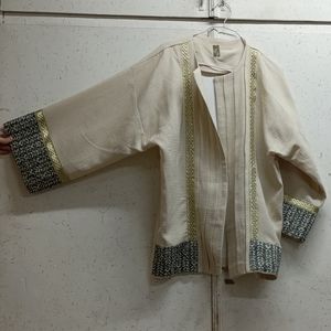 مشخصات مانتو آستین پانچ