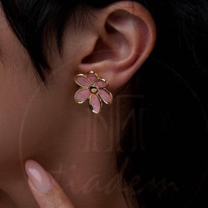 قیمت ارزان گوشواره رنگی طرح متنوع
