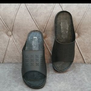 خرید اینترنتی دمپایی زنانه مدل لیزر ساده