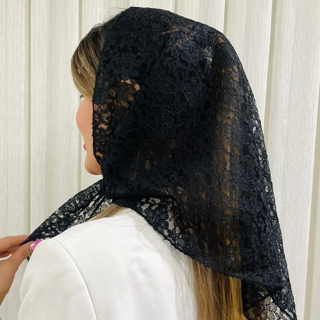 خرید اینترنتی مینی اسکارف سه گوش دانتل مدل نلی (کالکشن فروزان نریمیسا)