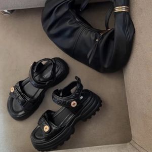 صندل پشت بندی لژدار طرح شنل چرم مشکی