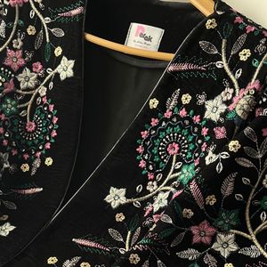 خرید انلاین کت مخمل سوزندوزی