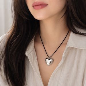 گردنبند قلب پفکی