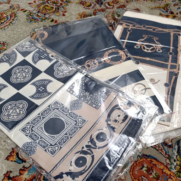 مینی اسکارف ابریشم قواره 75 شیک سرمه ای طرح دار