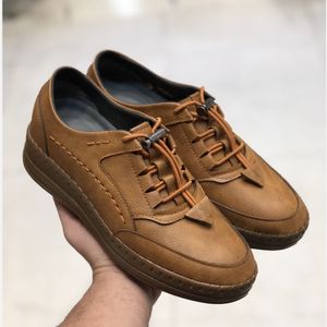 کفش طبی زنانه چرم مدل رویال عسلی روشن