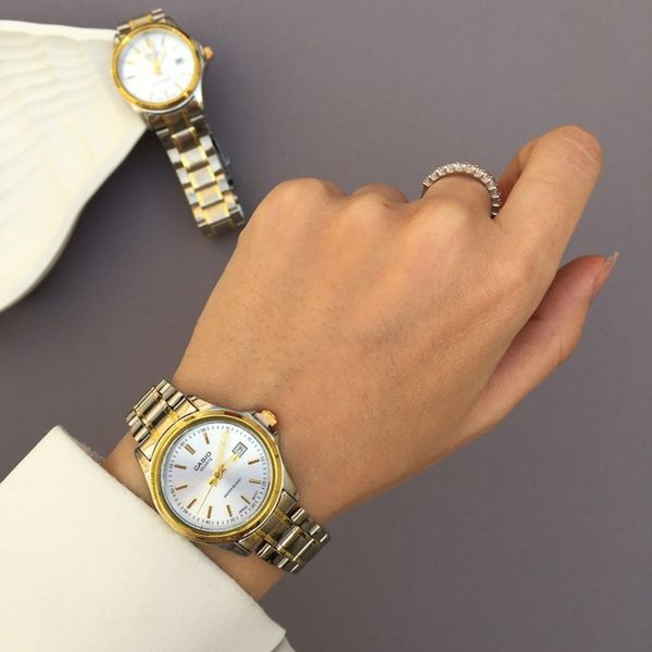 ساعت مچی زنانه  کاسیو دورنگ طلایی نقره ای CASIO