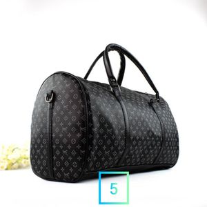 خرید اینترنتی ساک مسافرتی بزرگ