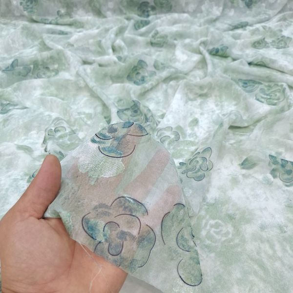 پارچه حریر براسو گل برجسته 3