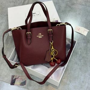مشخصات کیف زنانه کوچ