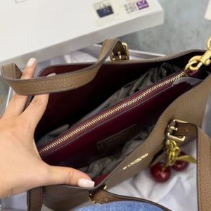 خرید انلاین کیف زنانه کوچ
