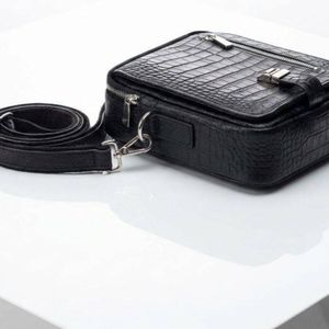 مشخصات کیف دوشی چرم طبیعی