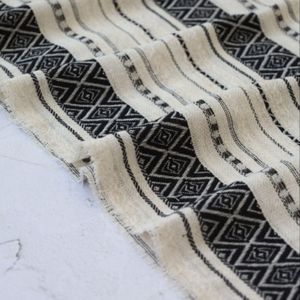 مشخصات پارچه شانتون راه راه طرح سنتی