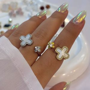 انگشتر ونکلیف نگین دار