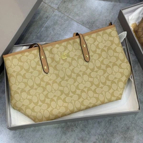 کیف زنانه کوچ