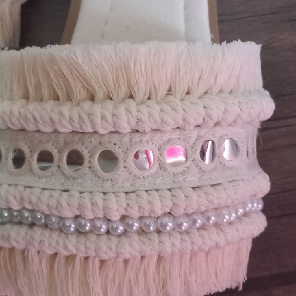 مشخصات صندل زنانه مکرومه رکابدار سوزن دوزی شده