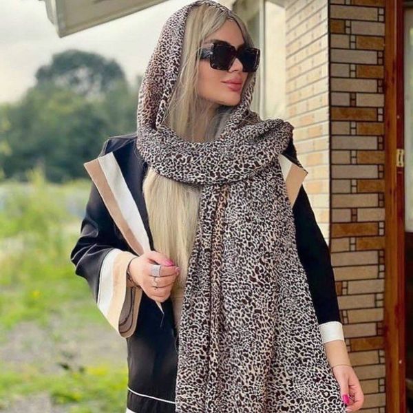 شال و روسری روبرتو کاوالی
