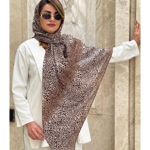 مشخصات شال و روسری روبرتو کاوالی