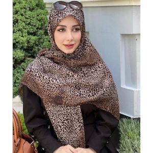فروش اینترنتی شال و روسری روبرتو کاوالی