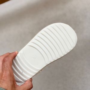 خرید اینترنتی قیمت صندل بچگانه طرح miu ساده از K-Z کد 5023112