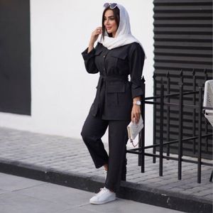 مشخصات مانتو شلوار لیلا