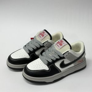 فروش اینترنتی کتونی زنانه جردن وان سفید مشکی وارداتی