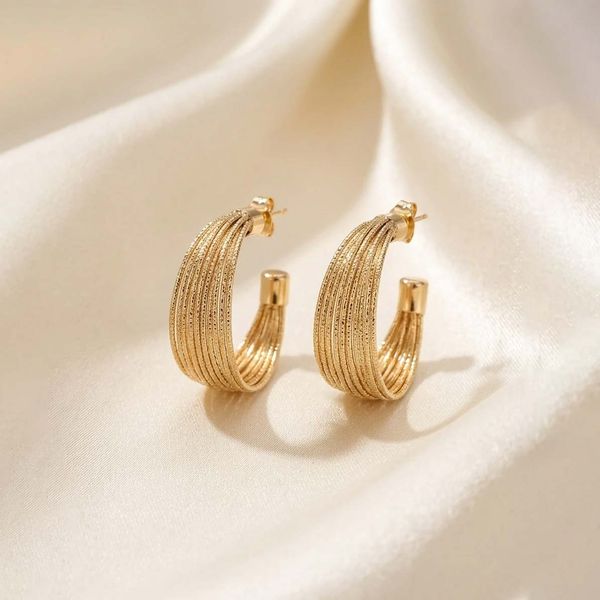 گوشواره حلقه‌ای تراش خورده طلایی