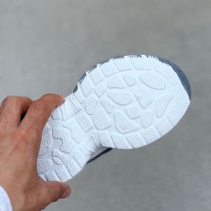 خرید اینترنتی قیمت کتونی بچگانه طرح جاستگو از توباکو کد 5030304