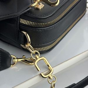 مشخصات کیف پاسپورتی جاکوبز وارداتی