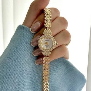 خرید آنلاین ساعت مچی زنانه مدل خوشه ای گندمی
