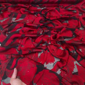 پارچه حریر براسو گل برجسته 5