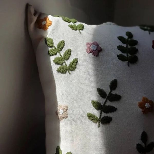 کاور کوسن پانچ دوزی طرح گل بهاری