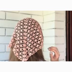 باندانا بافتنی روسری سه گوش