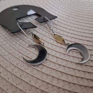 مشخصات گوشواره استیل طرح ماه