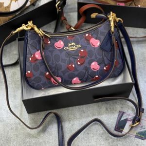 فروش اینترنتی کیف زنانه کوچ