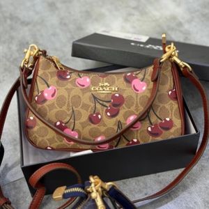 فروش اینترنتی کیف زنانه کوچ