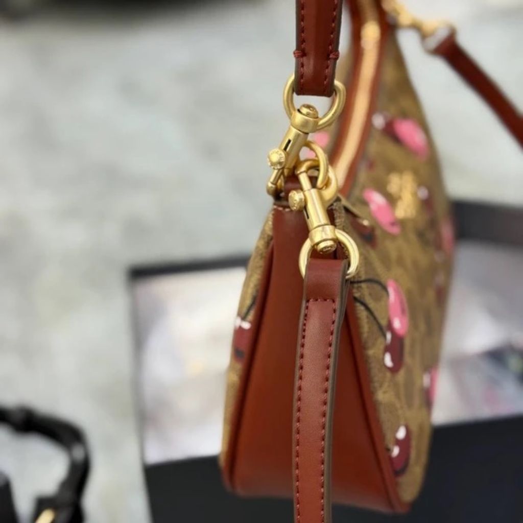 خرید اینترنتی کیف زنانه کوچ