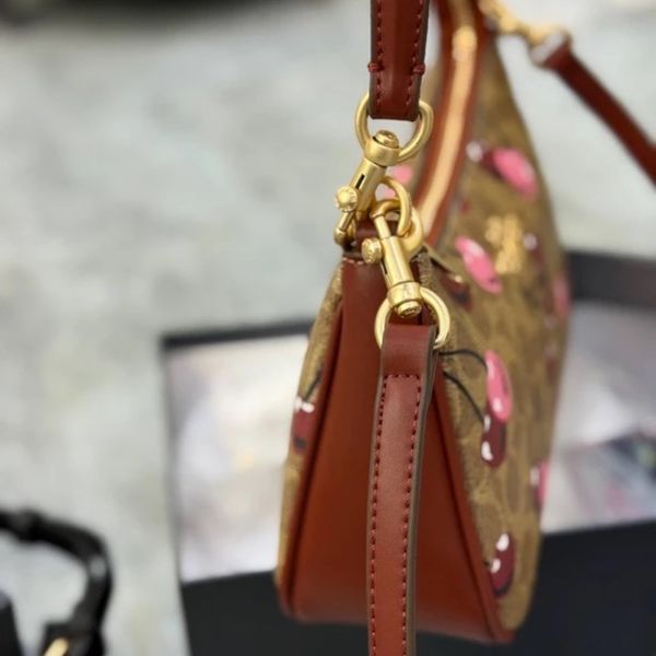 کیف زنانه کوچ