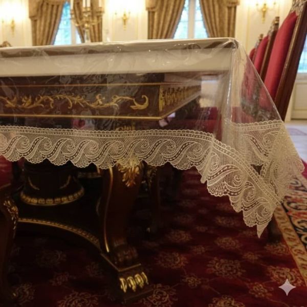 رومیزی شفاف پی وی سی با حاشیه دانتل