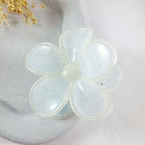 خرید اینترنتی کلیپس مو طرح گل بابونه 6 رنگ جذاب (سایز 7 سانتی‌متری) | دلسامه
