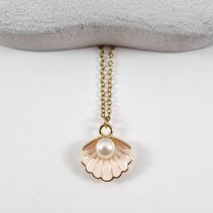 خرید انلاین گردنبند دخترانه طرح صدف و مروارید مینیمال | بدلیجات دلسامه