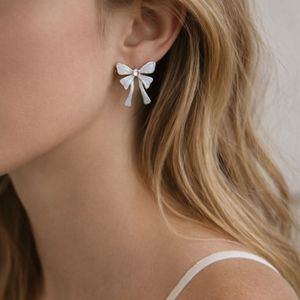 خرید آنلاین گوشواره استیل طرح پاپیون زنانه