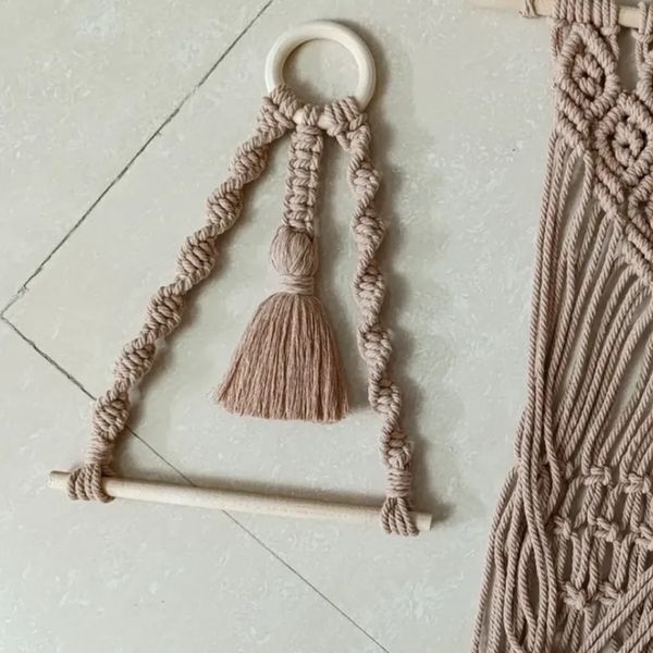 نگهدارنده حوله مکرومه