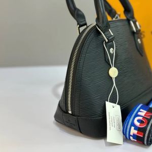 خرید آنلاین کیف زنانه لویی ویتون