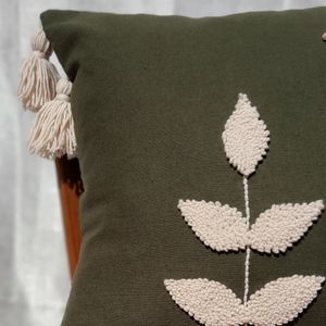 خرید اینترنتی کاور کوسن پانچ دوزی طرح برگ کرم
