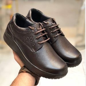 کفش چرم طبی مردانه طرح کلارک سوخته
