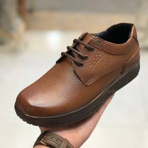 خرید اینترنتی قیمت کفش چرم طبی مردانه طرح کلارک عسلی