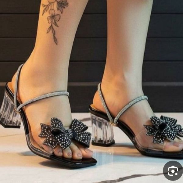 صندل زنانه طلقی پاشنه شیشه ای دو بند