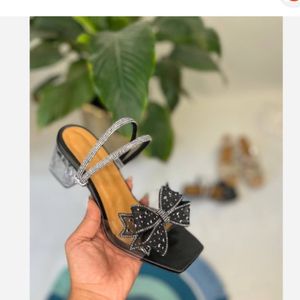 فروش اینترنتی صندل زنانه طلقی پاشنه شیشه ای دو بند