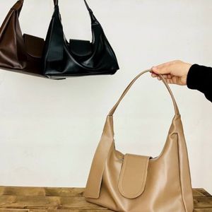 کیف زنانه کرواتی پکه دار