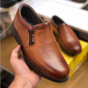 خرید اینترنتی قیمت کفش چرم مردانه مدل کرینگر عسلی